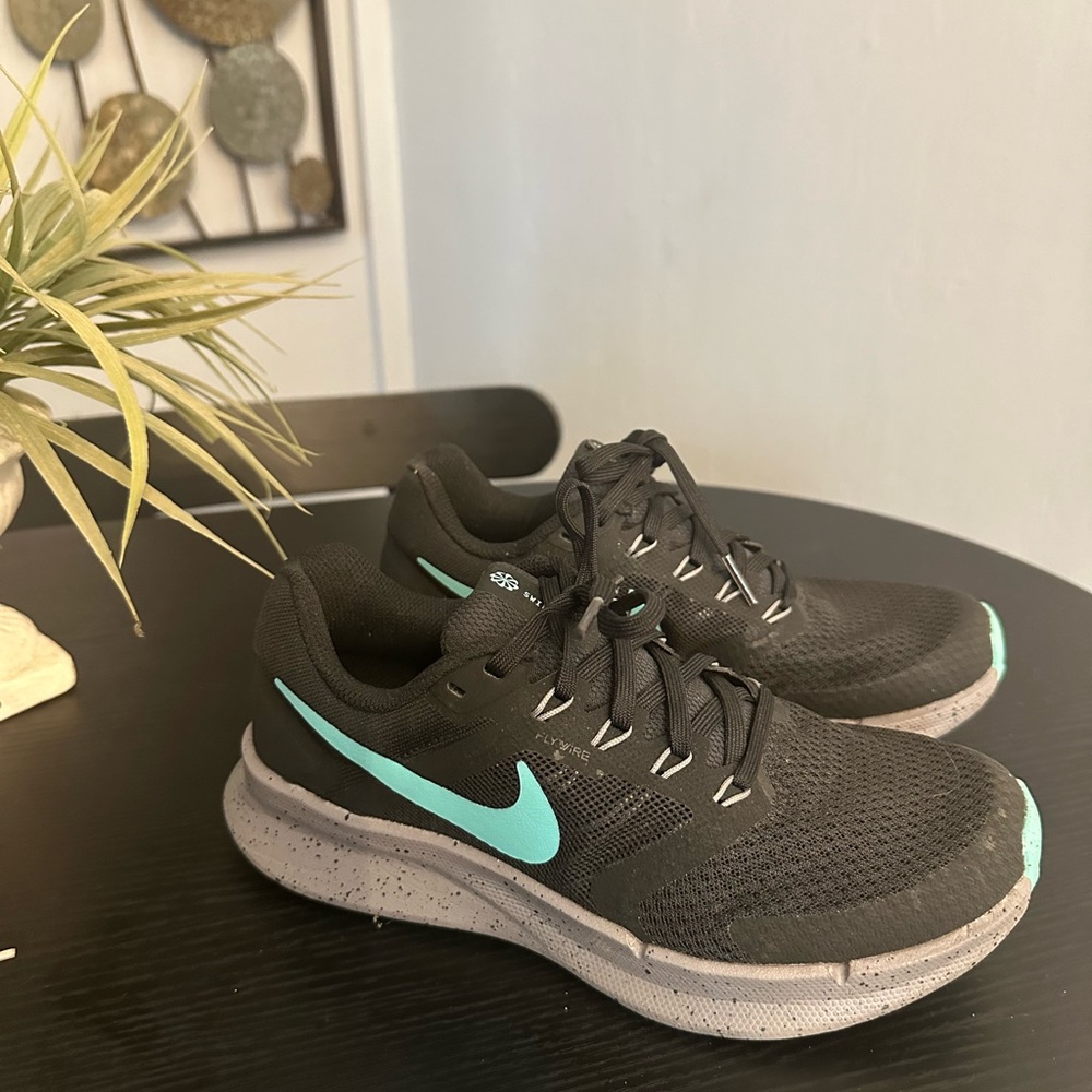Nike Women's Black Mesh Running Sneakers with Teal Swoosh